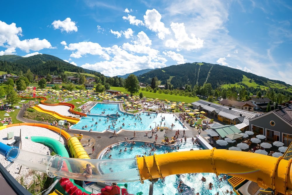 Schwimmen, Rutschen, Entspannen in der Wasserwelt Wagrain